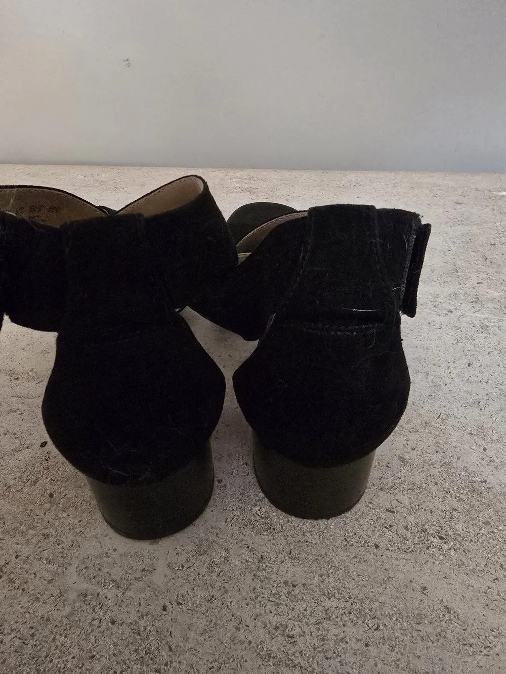 NATURALIZER Black Suede Crisscross Block Heel Sandals - Picture 3 of 5